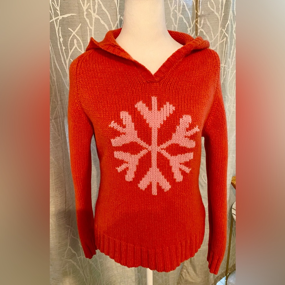 GAP Orange Snowflake hoodie Sweater - Lamb’s wool. Size M
